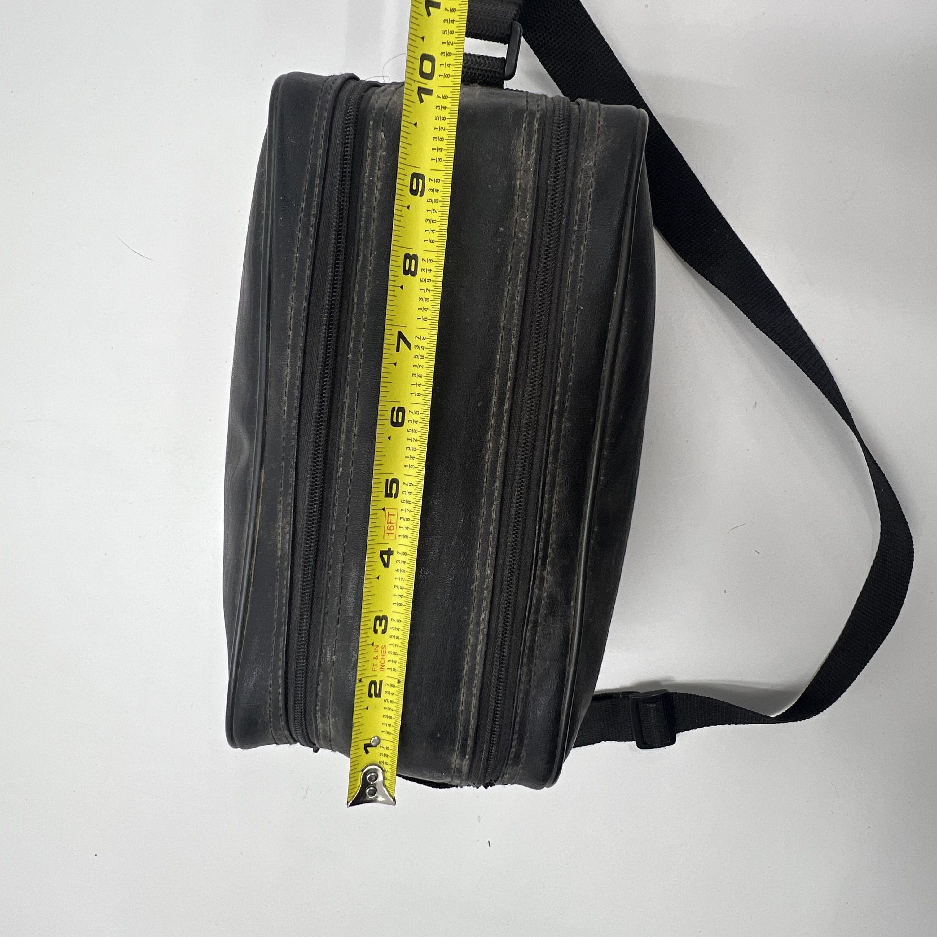 Quasar Palmcorder VM-D51 AccessoriesCharger Manual Case Working