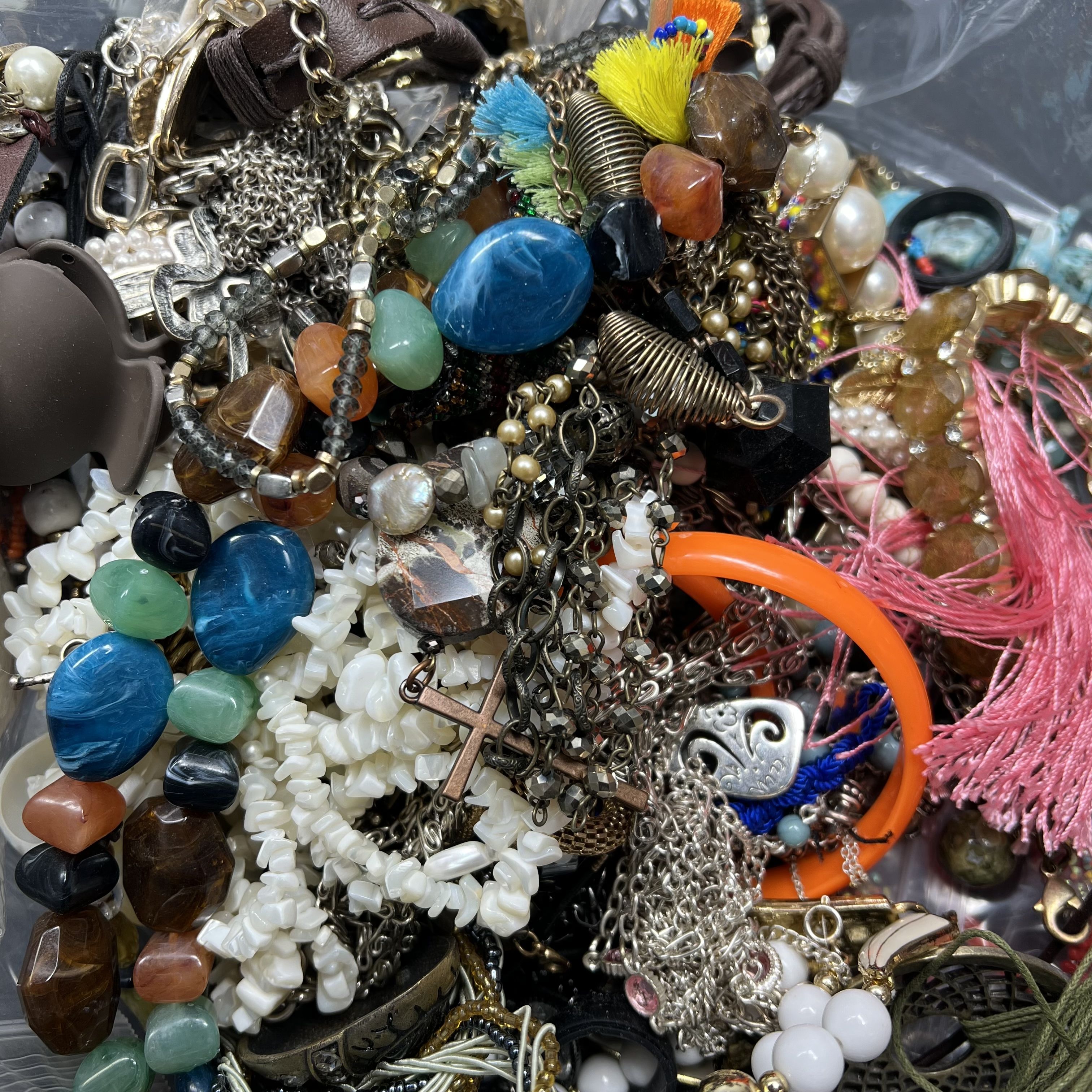 5LB Wearable Costume Jewelry Mixed Items Grabbag