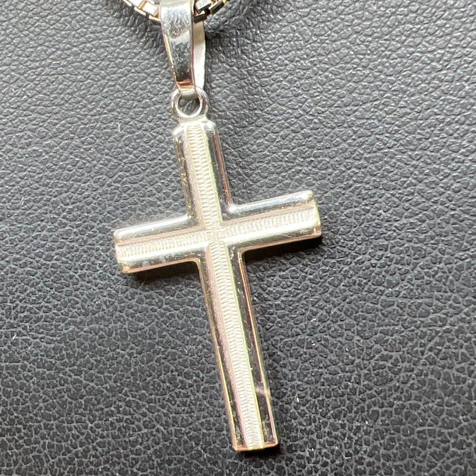 925 Sterling Silver Cross Pendant Box Chain Necklace