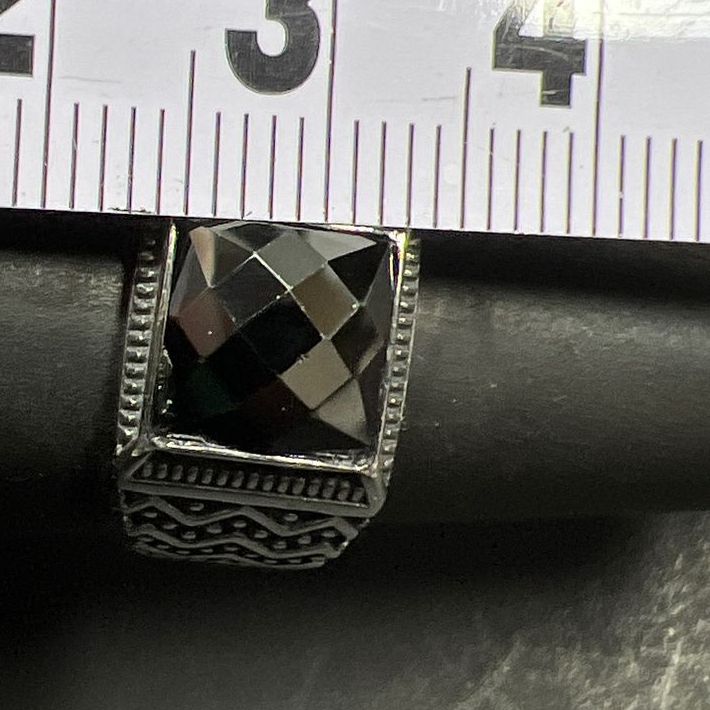 925 Sterling Silver Grey Multifaceted Stone Ring Size 7.5