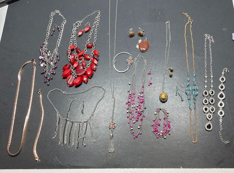 Assorted Styles Necklaces Pendant Bracelets Earrings Costume Jewelry Sets