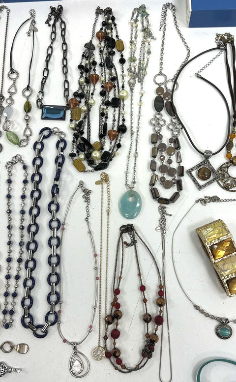 Vintage Lia Sophia & Mixed Costume Jewelry Lot Necklaces Bracelets Earrings