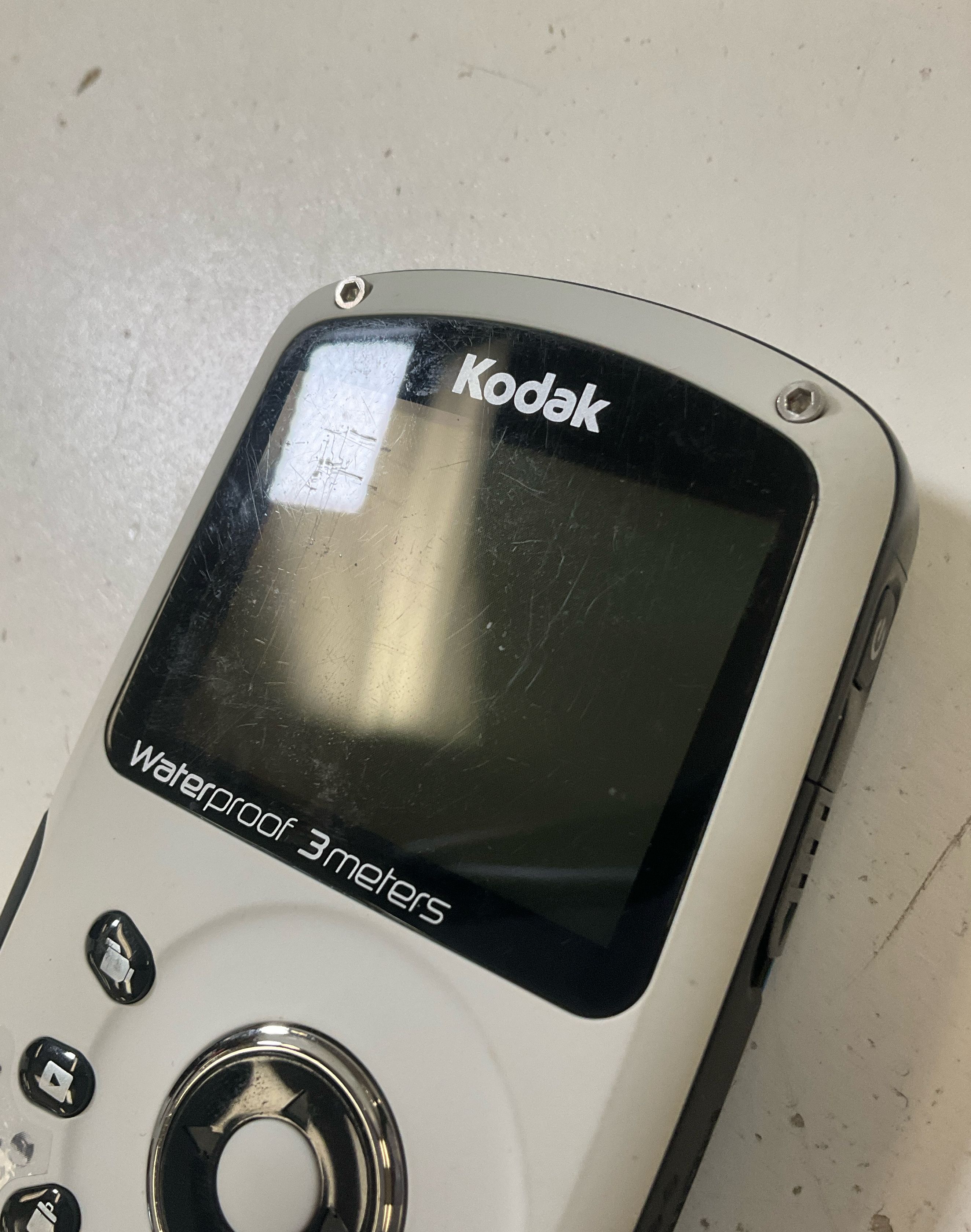 Kodak Play Sport Zx3 HD Waterproof Pocket Camera 5Mp 1080p Will Not Hold Charge
