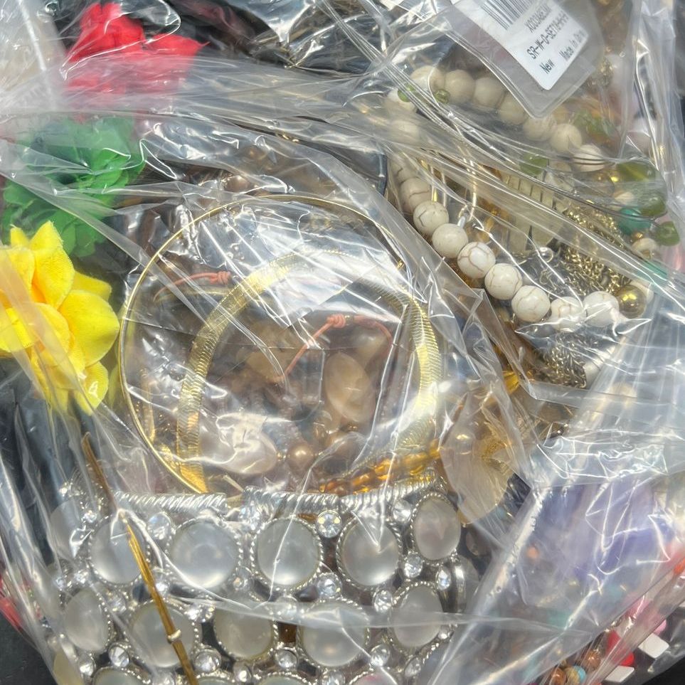 5 Lb Wearable Costume Jewelry Grabbag