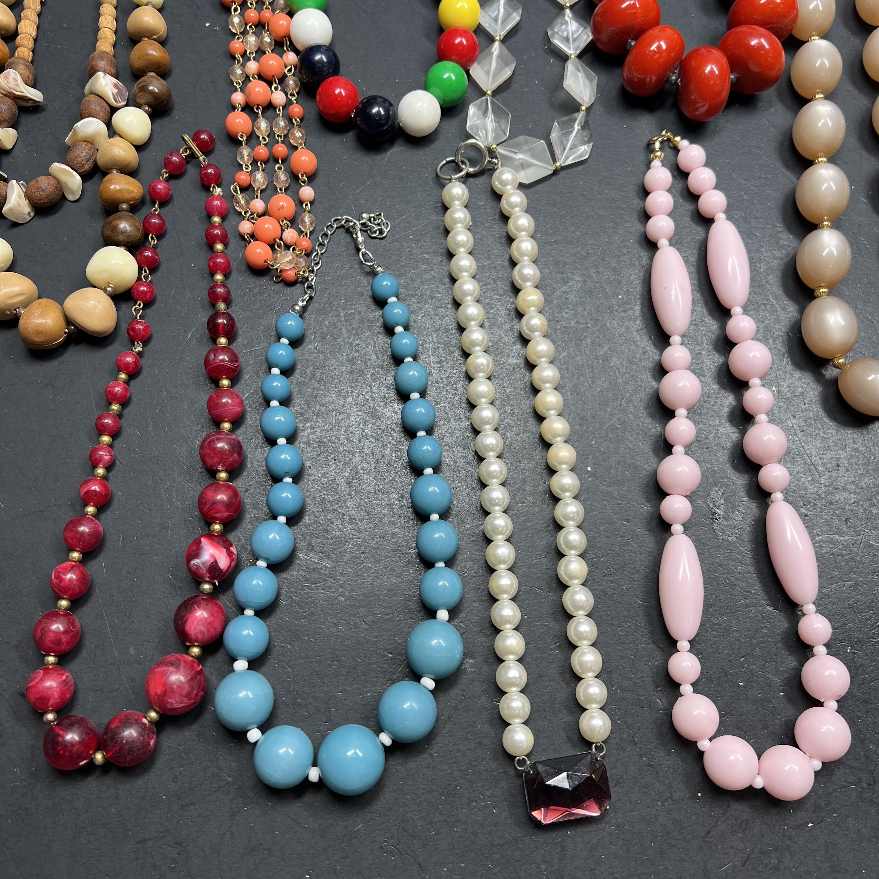 Vintage Beaded Necklace Lot 20+ Pcs Plastic Glass Wood Faux Pearl Costume