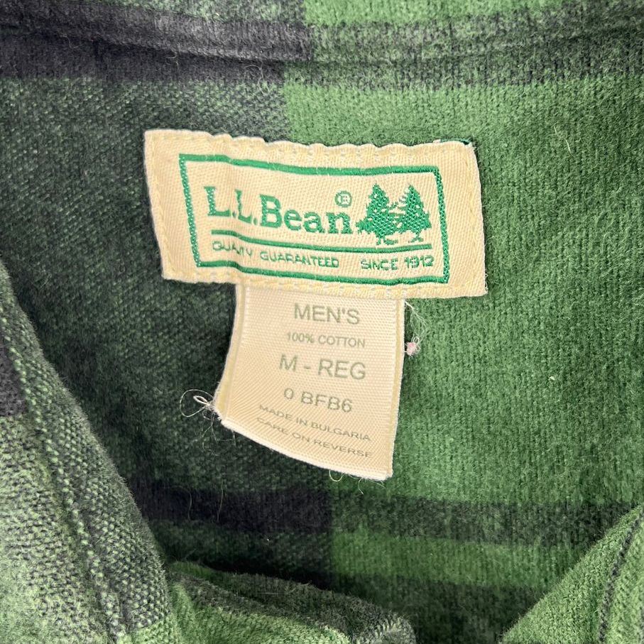 Men's LL Bean Green & Black Plaid Long Sleeve Button Up Shirt - Size Medium
