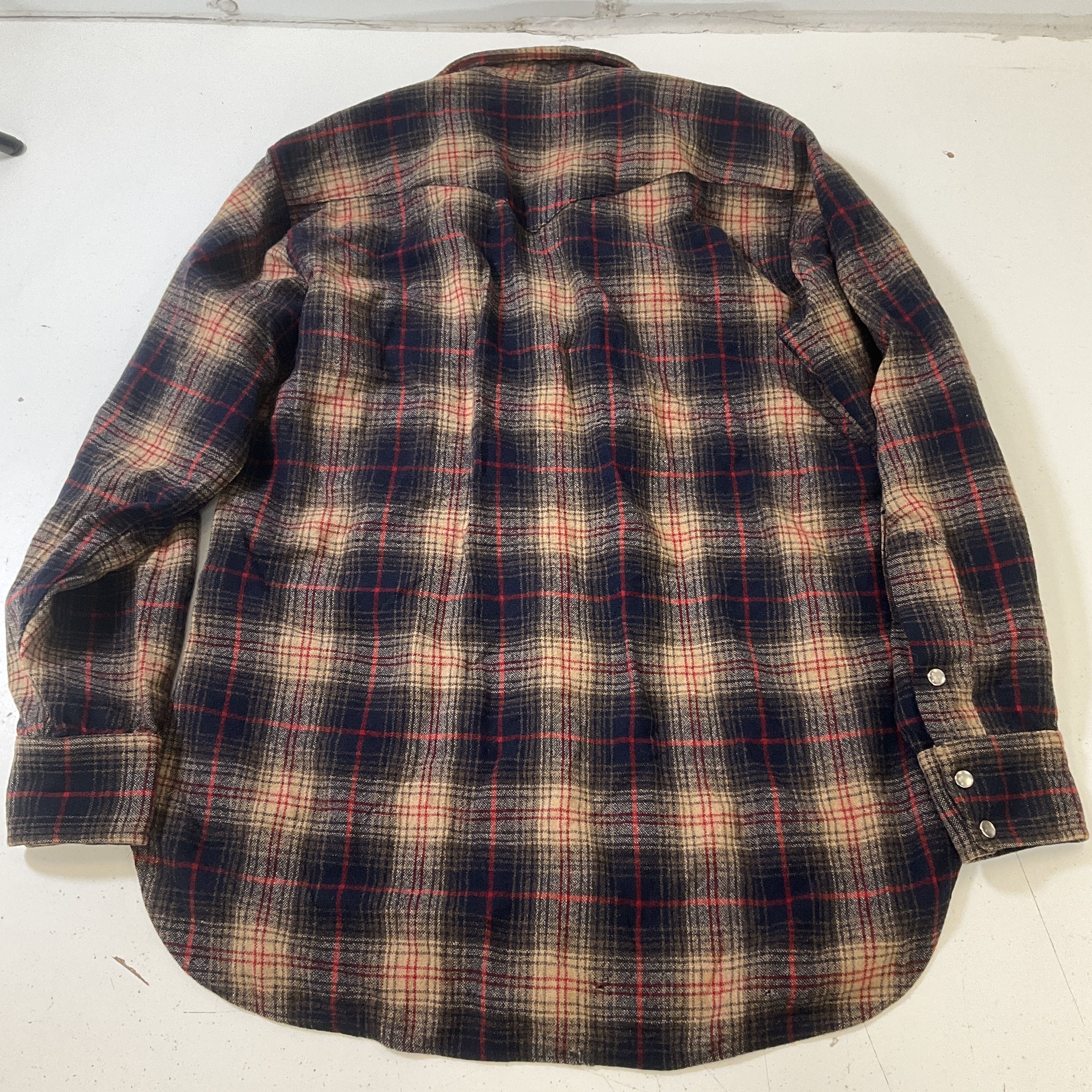 Pendleton Men's Plaid High Grade Western Wear Wool Snap Button Shirt L Vintage