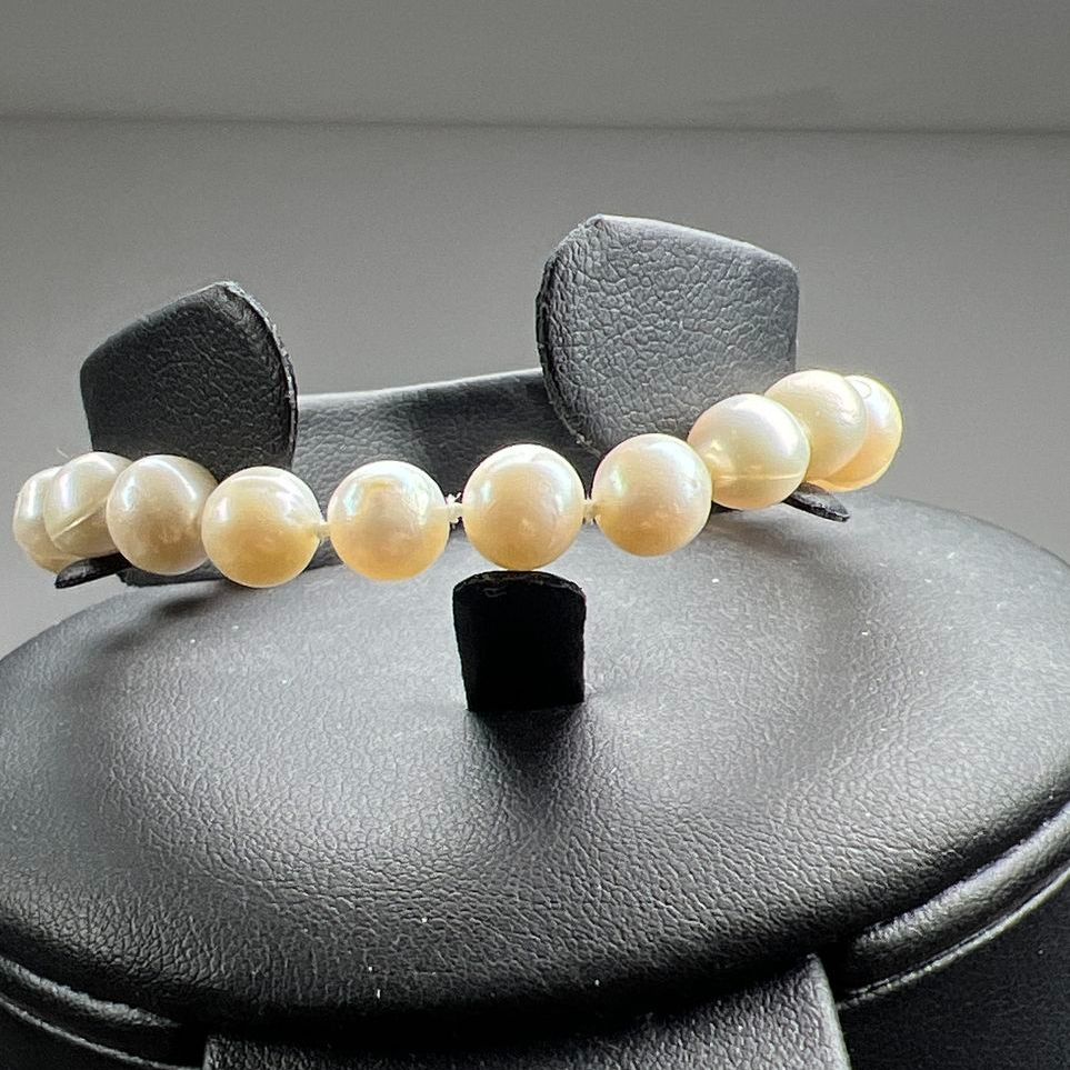 Off Pearl Necklace and Bracelet Set