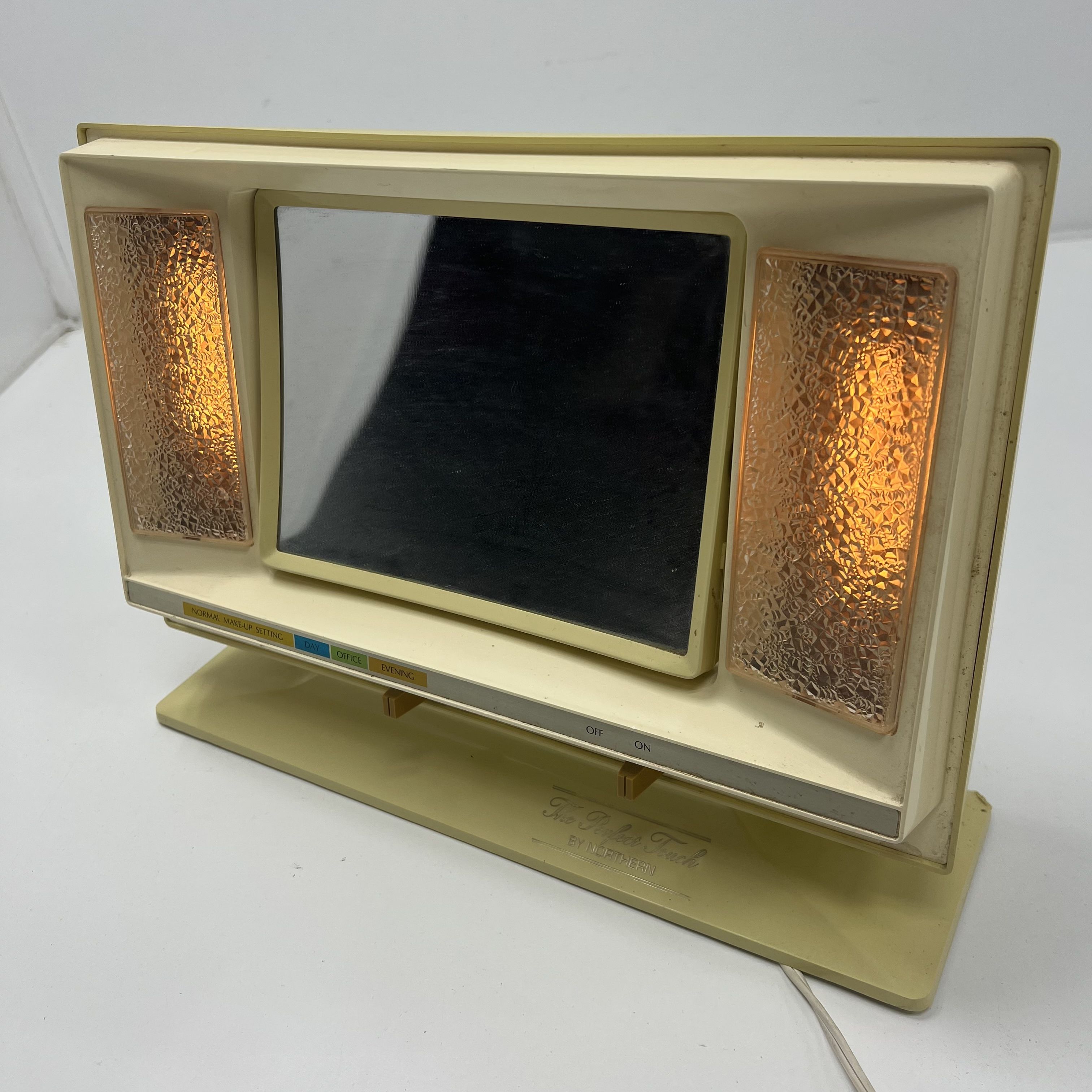 Vintage The Perfect Touch by Northern 4 Settings Lighted Makeup Mirror