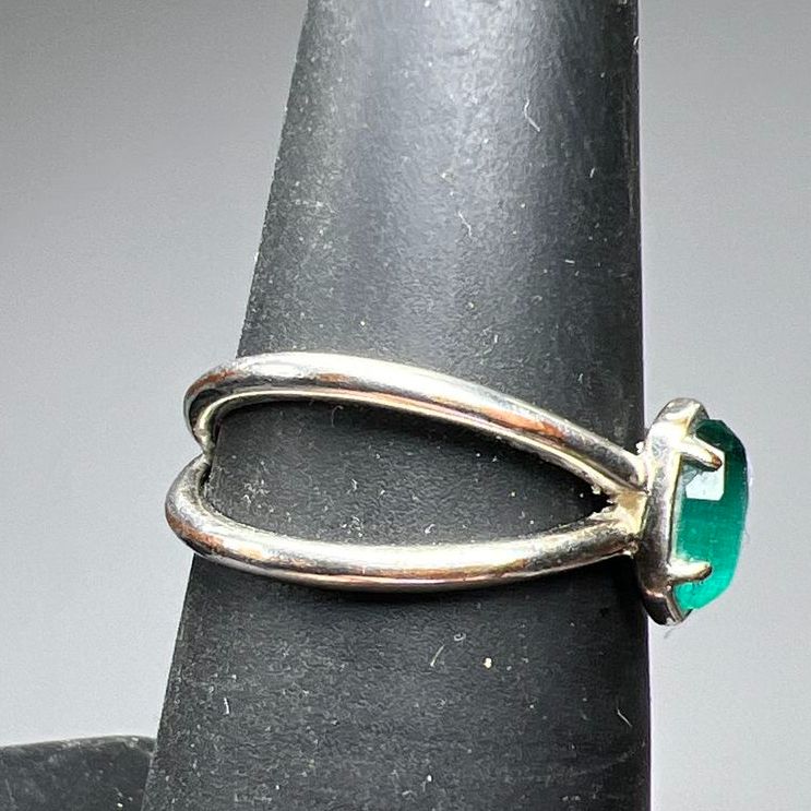 Kendra Scott Green Stone Ring Size 6