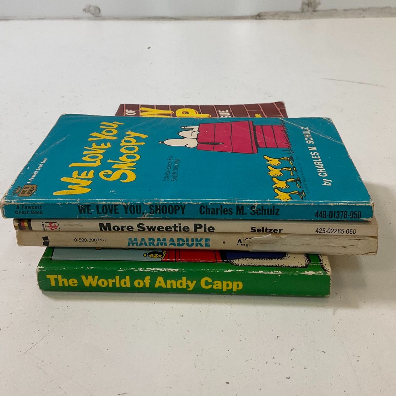 Lot Vintage Cartoon Comic Books Snoopy Marmaduke Sweetie Pie Andy Capp 70s 80s