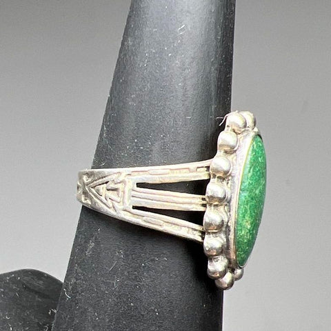 Native American Style Sterling Silver Green Stone Ring Size 6