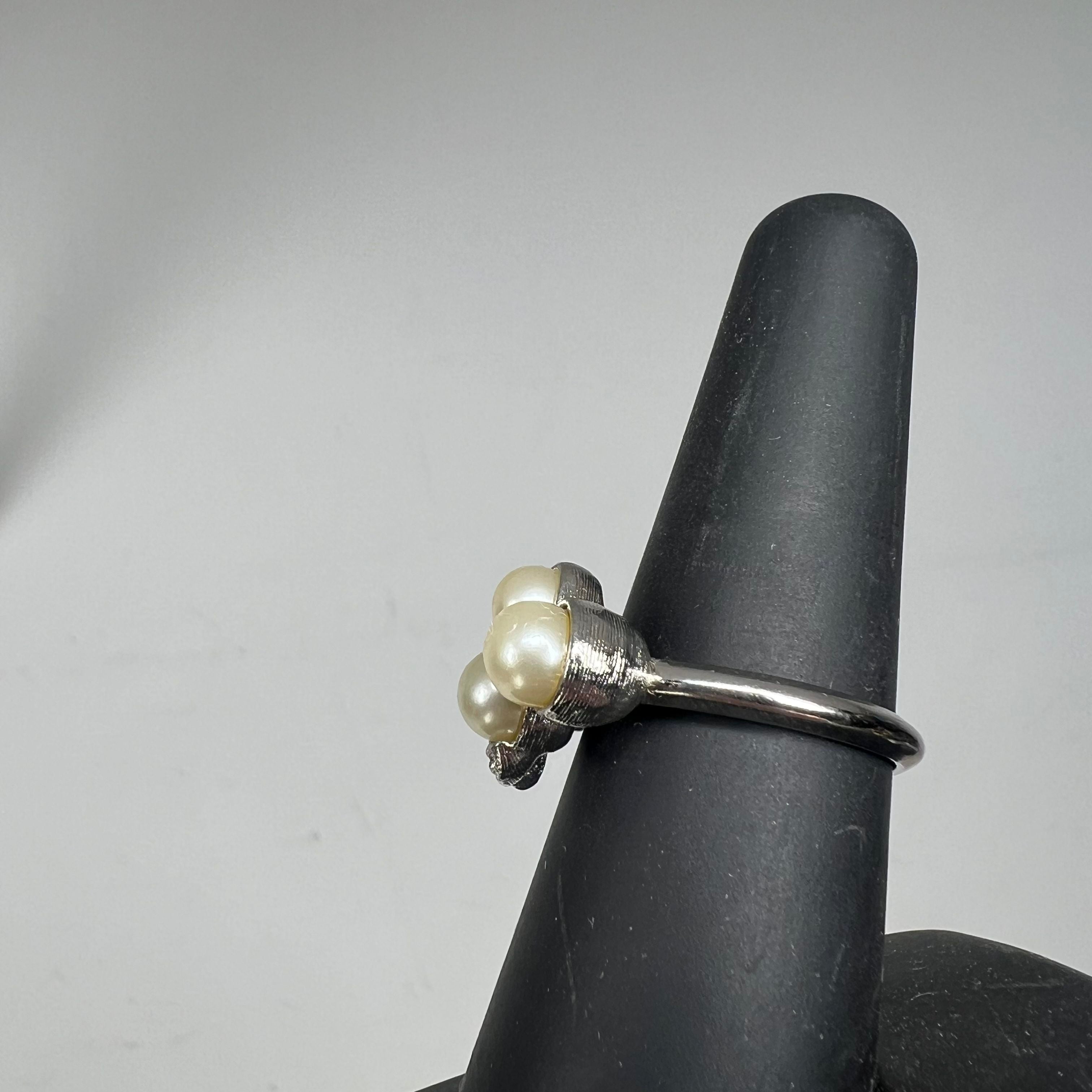 Vintage Avon Evening Splendor Ring NIB Size Large 8.5 Silver Tone Faux Pearl