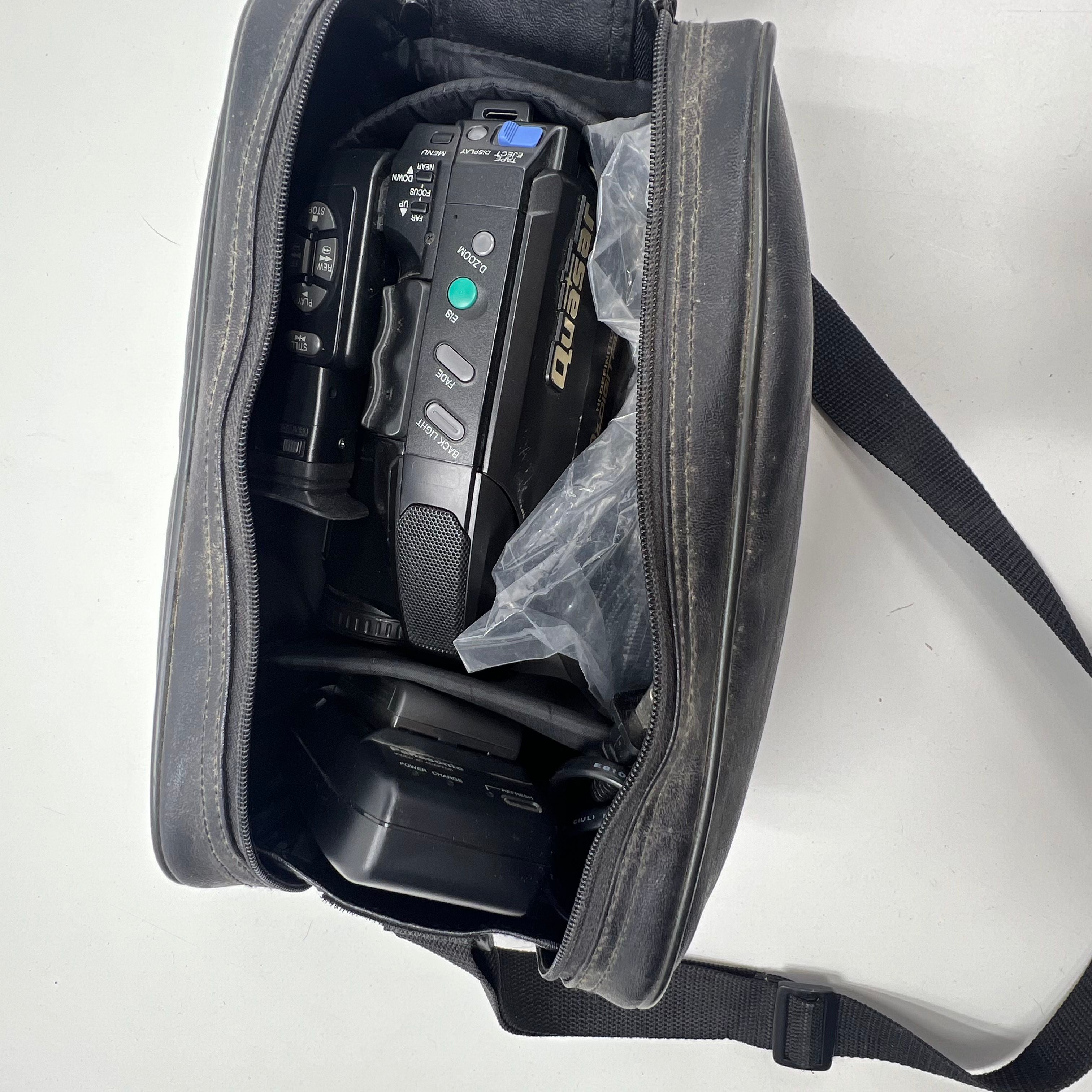 Quasar Palmcorder VM-D51 AccessoriesCharger Manual Case Working