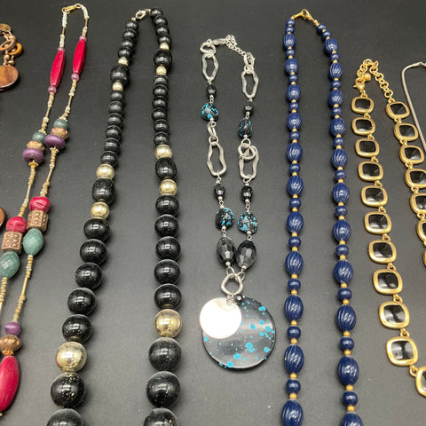 Vintage & Fashion Necklace Jewelry Lot of 8 Beaded Chain Multi-Strand Pendant