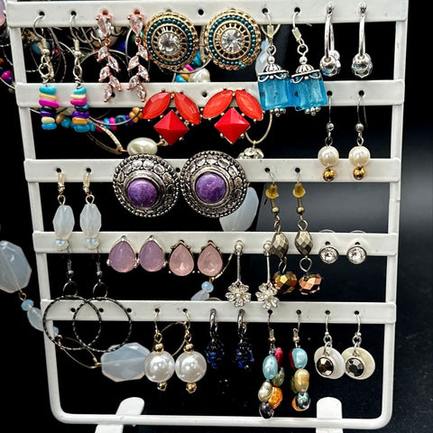 Vintage Modern Mixed Costume Jewelry Lot Gold Silver Tone Necklaces Earrings