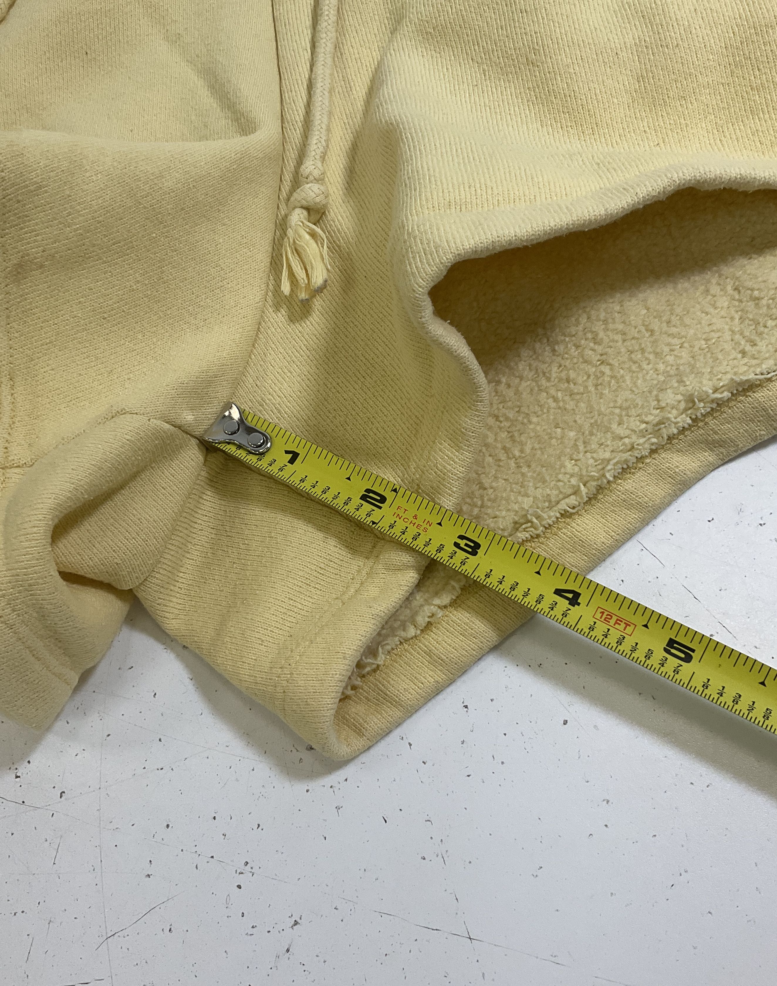 Champion Reverse Weave Fleece Sweat Shorts Womens Size L Pale Yellow Logo Lounge