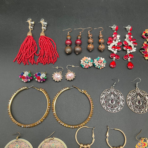 Vintage to Modern Mixed Costume Jewelry Earring Lot 0.76 lbs Hoops Dangles