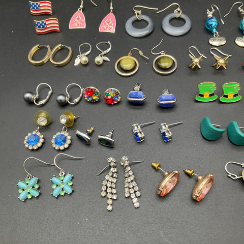 Vintage to Modern Costume Jewelry Lot 40+ Pairs Earrings Dangle Stud Hoop 0.5lb