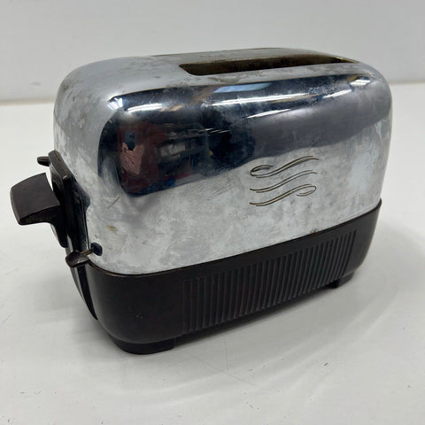 General Electric 139T81 Vintage 1950s Chrome Bakelite 2-Slice Toaster