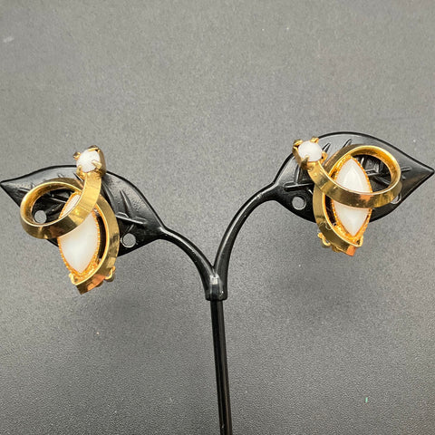 Vintage Mid Century Gold Tone Milk Glass Abstract Brooch & Earrings Demi Parure