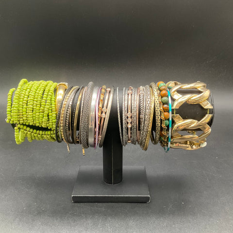 Anne Klein & Mixed Fashion Jewelry Bracelet Lot Bangles Beaded 35+ Pieces