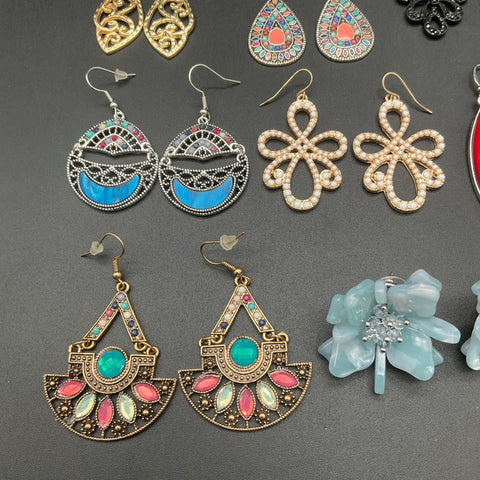 Fashion Costume Jewelry Lot 18 Pairs Novelty Chickens Beaded Hoops Statement