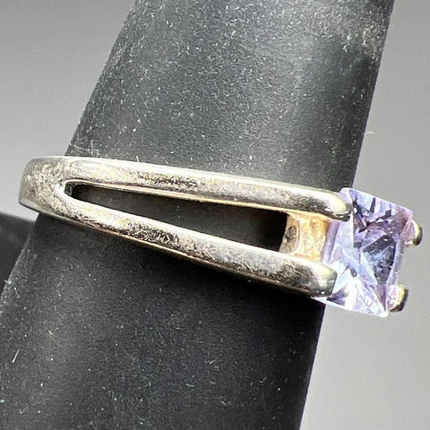 925 Sterling Silver Purple Rhinestone Ring Size 8.5 3.95g