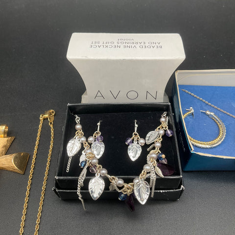 Vintage Avon Jewelry Lot 25+ Pieces Boxed Gift Sets Necklaces Brooches Pins