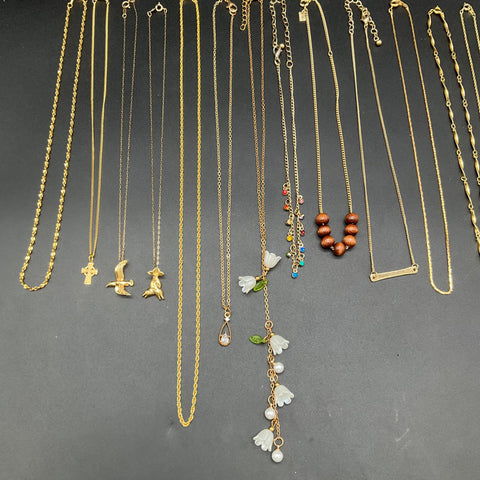 Mixed Costume Jewelry Necklace Lot 15 Gold Tone Vintage to Modern Pendants