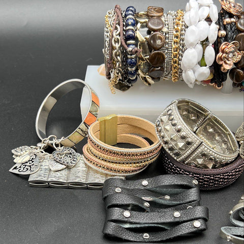 Mixed Costume Jewelry Lot 35+ Bracelets Bangles Cuffs Beaded Vintage to Modern