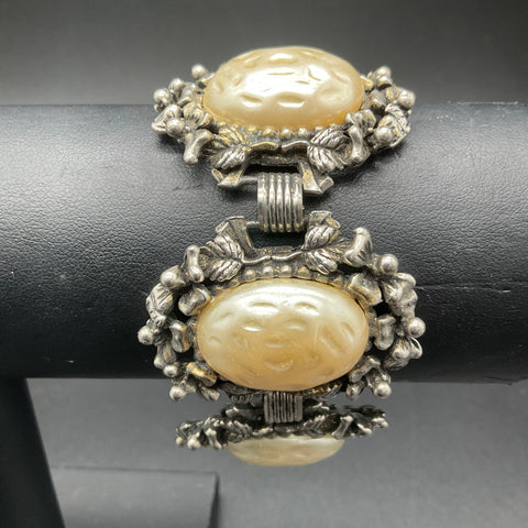 Vintage 1960s Chunky Repousse Faux Pearl Silver Tone Baroque Link Bracelet 7.5"