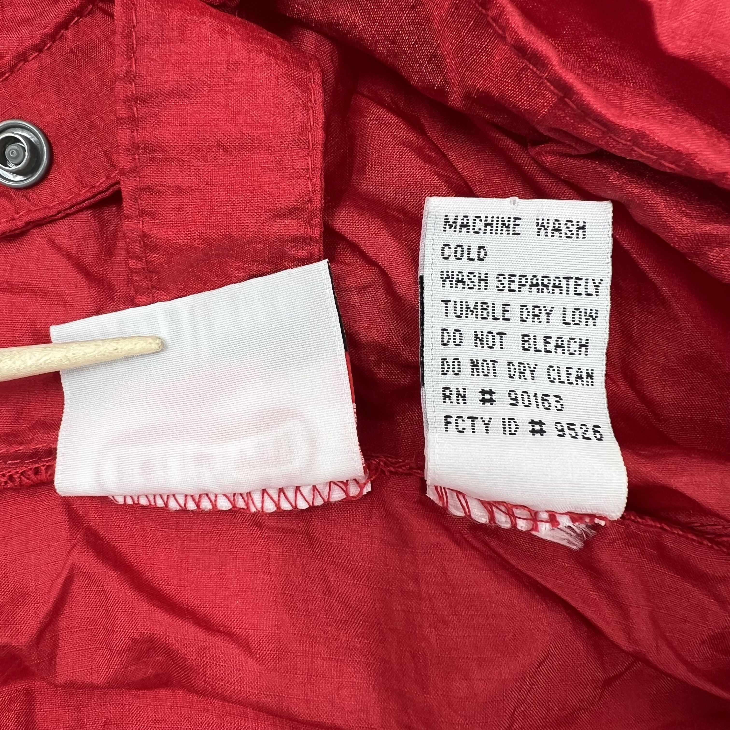 Vintage 90s Marlboro Red Packable Hooded Pullover Windbreaker Anorak Men's L