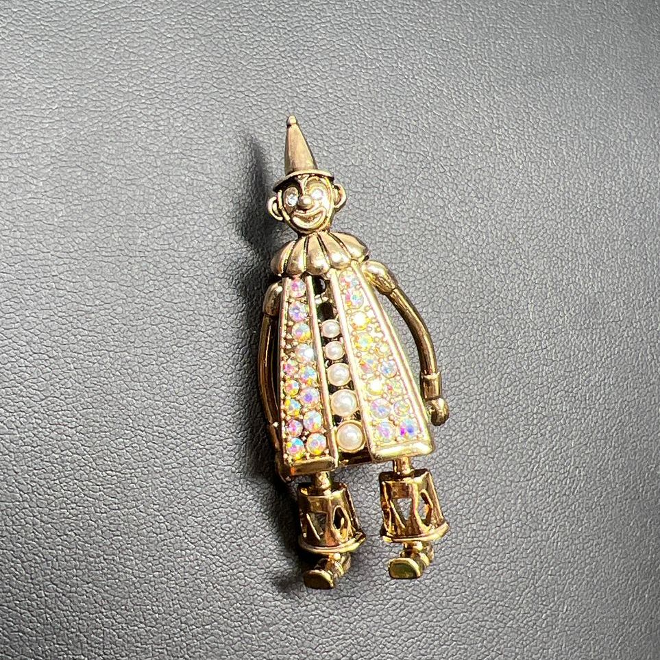 Jointed Clown Rhinestone Faux Pearl Gold Tone Brooch