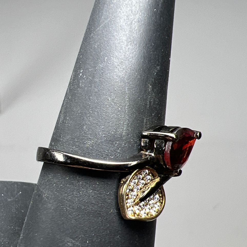 925 Sterling Silver Garnet & Rhinestone Heart Black Tone Ring Size 8