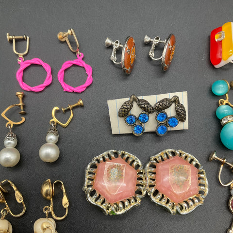 Vintage Costume Jewelry Lot 23 Pairs Clip On & Screw Back Earrings Mid-Century
