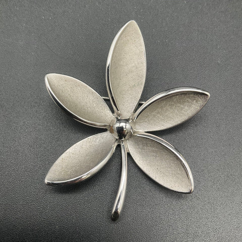 Vintage Crown Trifari Silver Tone Brushed Leaf Flower Demi Parure Brooch Earring