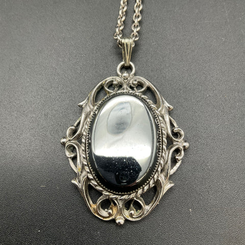 Vintage Whiting & Davis Silver Tone Hematite Cabochon Pendant Necklace