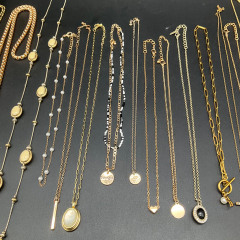 Vintage & Modern Fashion Jewelry Lot 18 Necklaces Gold Silver Tone Pendants