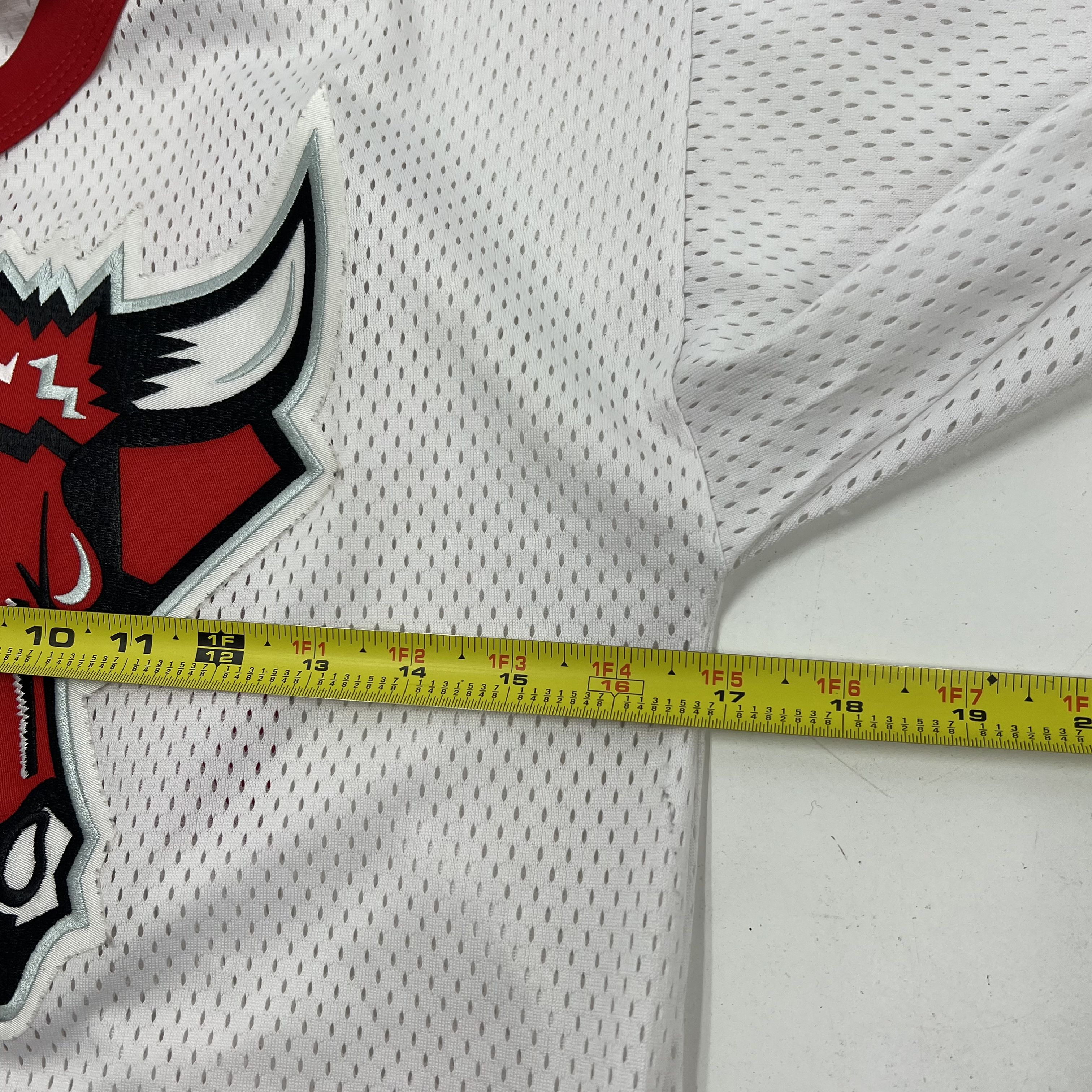 Omaha Mavericks UNO CCHA Hockey Jersey #10 Bakka Sz YS