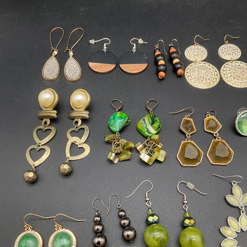 Vintage & Modern Fashion Costume Jewelry Lot 20 Pairs Dangle Boho Earrings