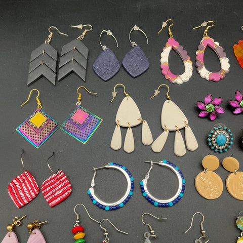 Mixed Costume Jewelry Earrings Lot 0.6 lbs Vintage to Modern Style 33 Pairs