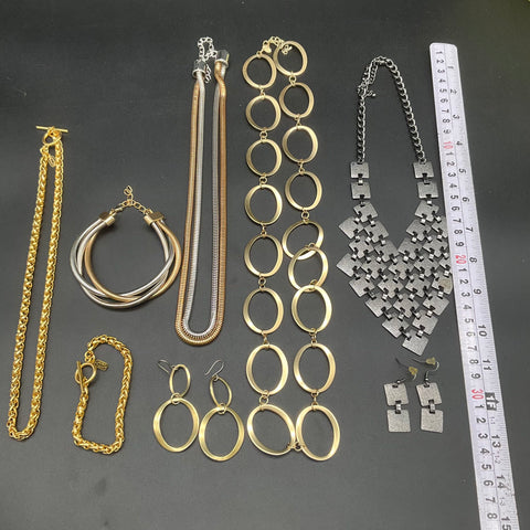 JNY Jones New York & Modern Jewelry Lot 8pc Necklaces Bracelets Gold Silver Tone