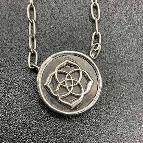 Kendra Scott Silver Tone Medallion Logo Pendant Necklace Black Mother of Pearl
