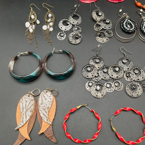 Fashion Costume Jewelry Earring Lot 17 Pairs Statement Boho Hoops Dangles