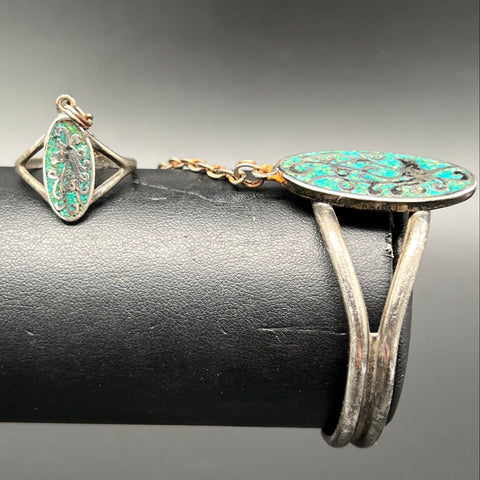 Vintage Silver Tone Unicorn Hand Chain Bracelet Ring Sz 10 Turquoise Chip Inlay