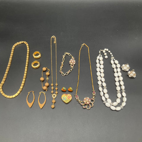 Vintage Costume Jewelry Lot 12 Necklaces Bracelets Earrings Pendant