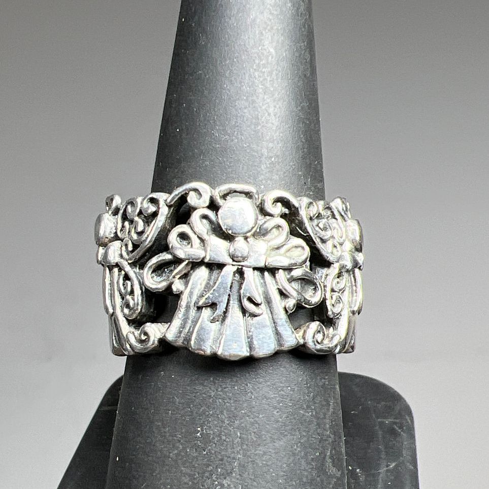 925 Sterling Silver Filigree 3 Angels Ring Size 7.75 8.7g