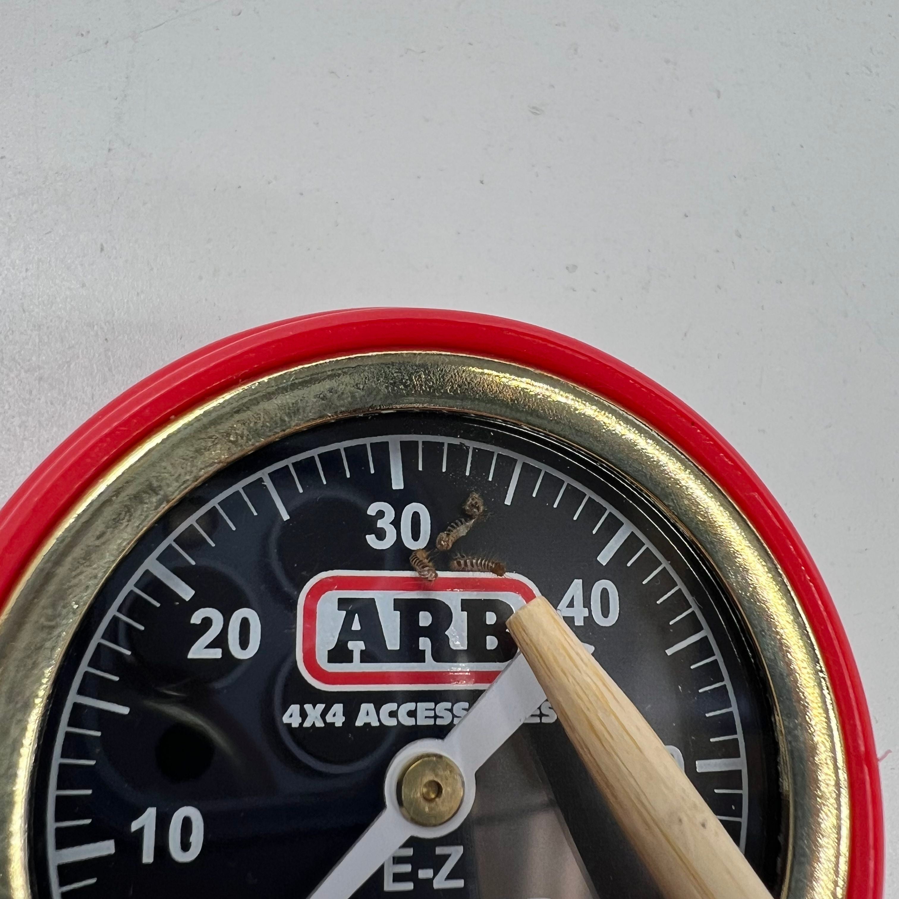 ARB E-Z Deflator Analog Tire Gauge 0-60 PSI w/ Valve Core Tool & Pouch