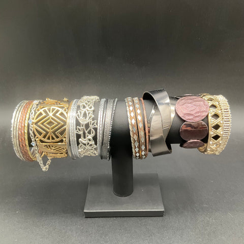 Mixed Costume Jewelry Bracelet Lot 1.26 lbs Vintage Modern Bangles Cuffs Beaded